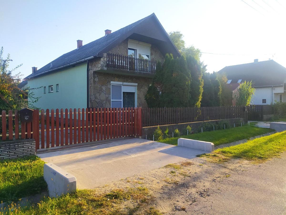 Etus Vendeghaz Villa Balatonfenyves Exterior photo