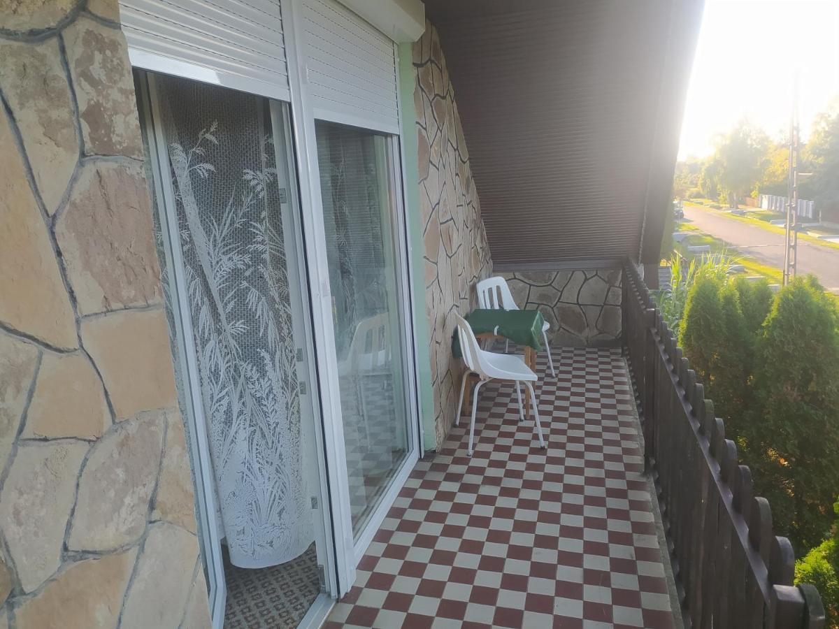 Etus Vendeghaz Villa Balatonfenyves Exterior photo