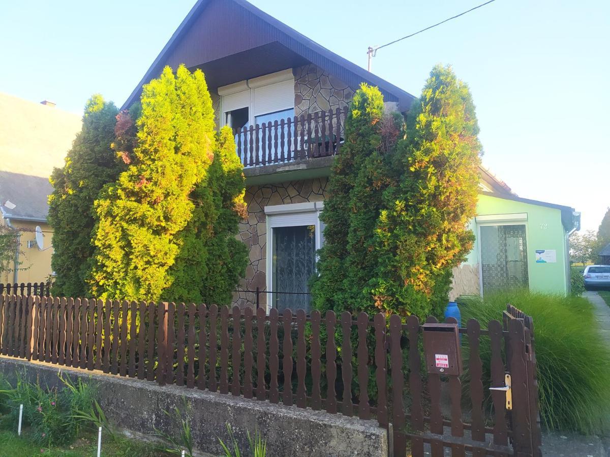 Etus Vendeghaz Villa Balatonfenyves Exterior photo