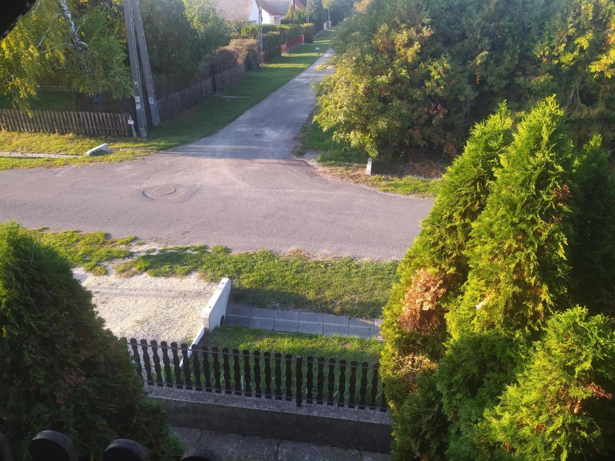 Etus Vendeghaz Villa Balatonfenyves Exterior photo